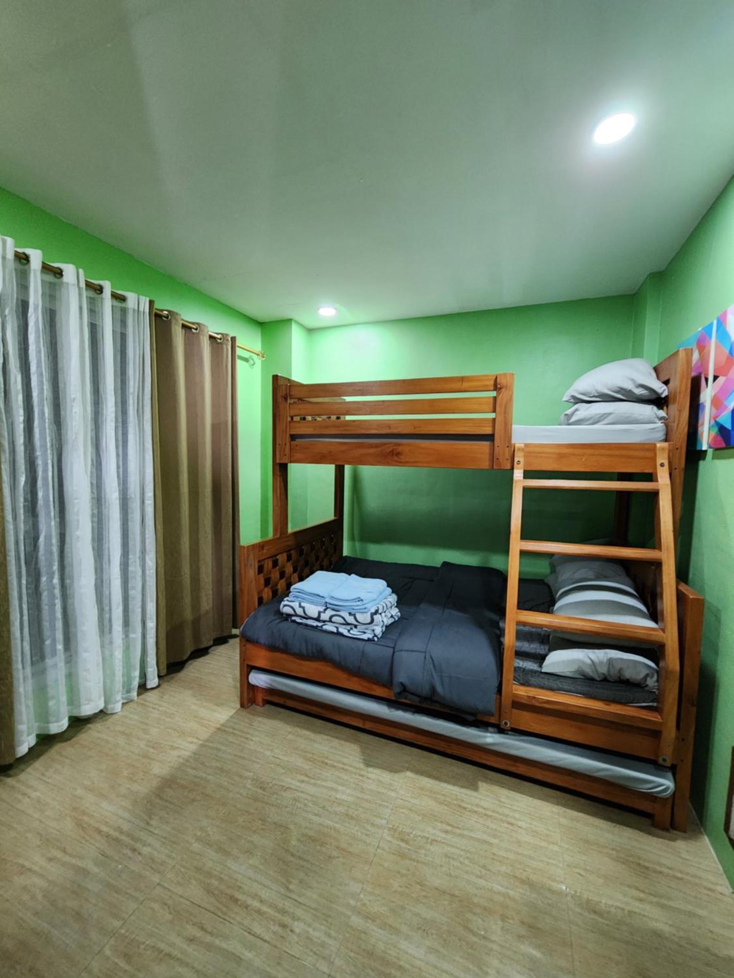 Mountain And Sunsetview Baguio Residences Baguio City Chambre photo